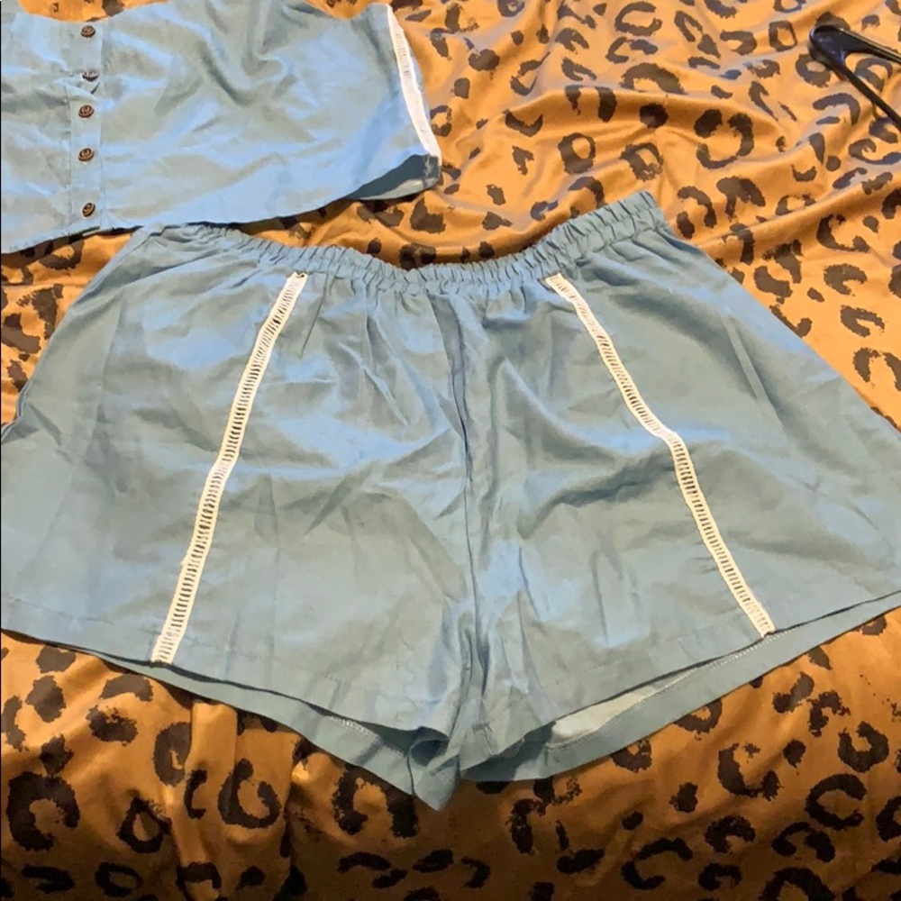 2pc Co-Ord Crochet & Linen set - Picture 2 of 3
